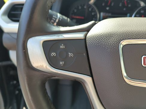 Used 2019 GMC Acadia SLT w/ LPO, Floor Liner Package FWD image 16