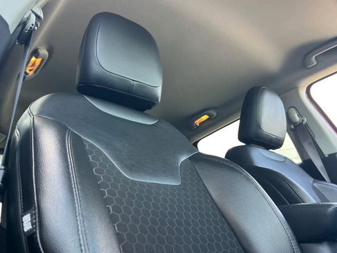 Used 2021 Jeep Compass Latitude AWD/4WD image 19