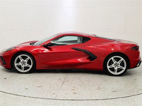 Used 2025 Chevrolet Corvette Stingray Coupe w/ 1LT image 4