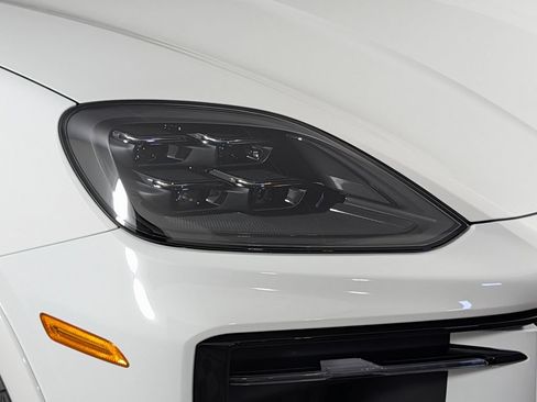 Certified 2025 Porsche Cayenne GTS AWD/4WD image 15