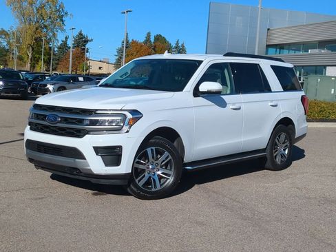 Certified 2022 Ford Expedition XLT image 1