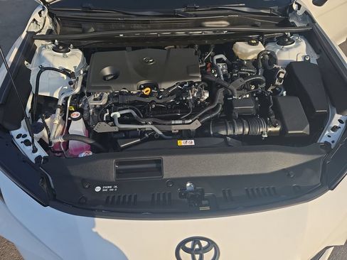 Used 2025 Toyota Camry Hybrid FWD image 19