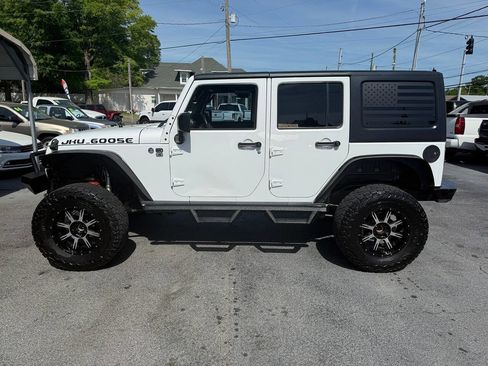 Used 2018 Jeep Wrangler Unlimited Sport w/ Connectivity Group AWD/4WD image 7