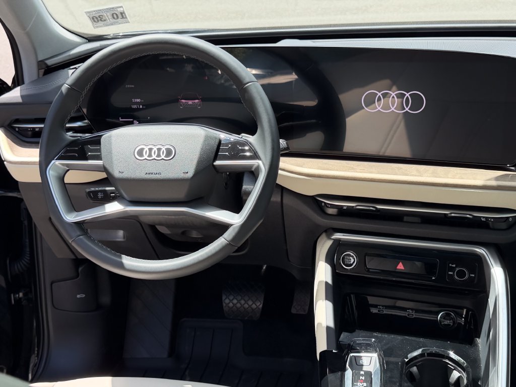 Used 2025 Audi Q5 Premium w/ Convenience Package AWD/4WD image 24