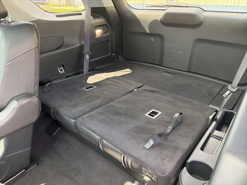 Certified 2023 Ford Explorer XLT w/ Equipment Group 202A AWD/4WD image 15