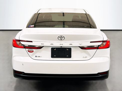 Used 2025 Toyota Camry LE w/ Convenience Package FWD image 5