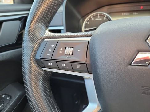 Used 2024 Mitsubishi Outlander ES image 23