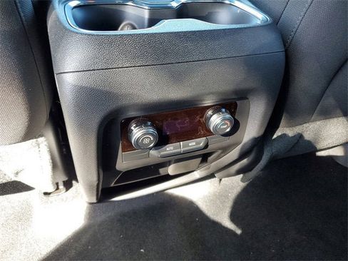 New 2026 GMC Acadia Elevation image 16