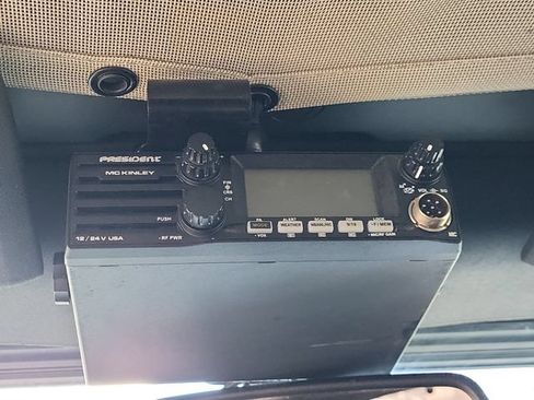 Used 2018 Jeep Wrangler Unlimited Rubicon w/ Connectivity Group AWD/4WD image 22