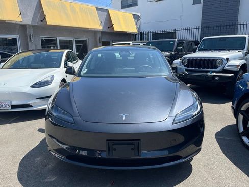 Used 2025 Tesla Model 3 RWD image 2
