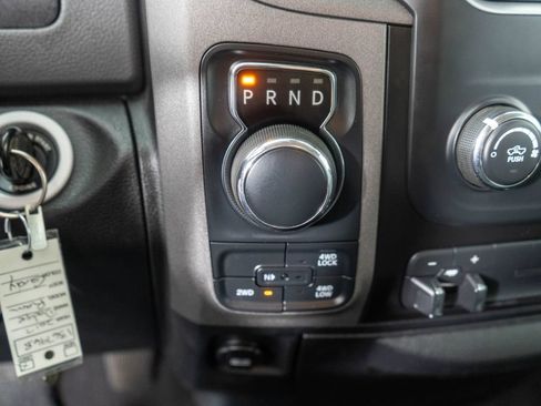 Used 2017 RAM 1500 Tradesman w/ Chrome Appearance Group AWD/4WD image 14