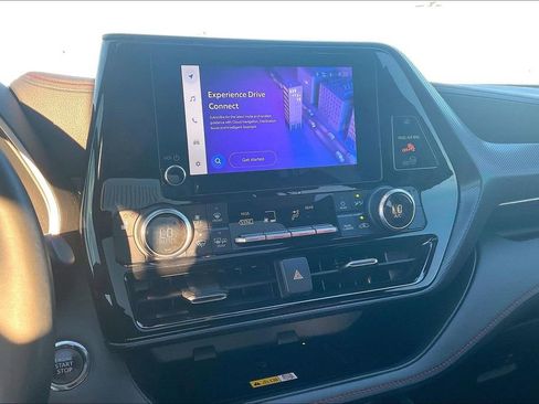 Used 2023 Toyota Highlander L image 8