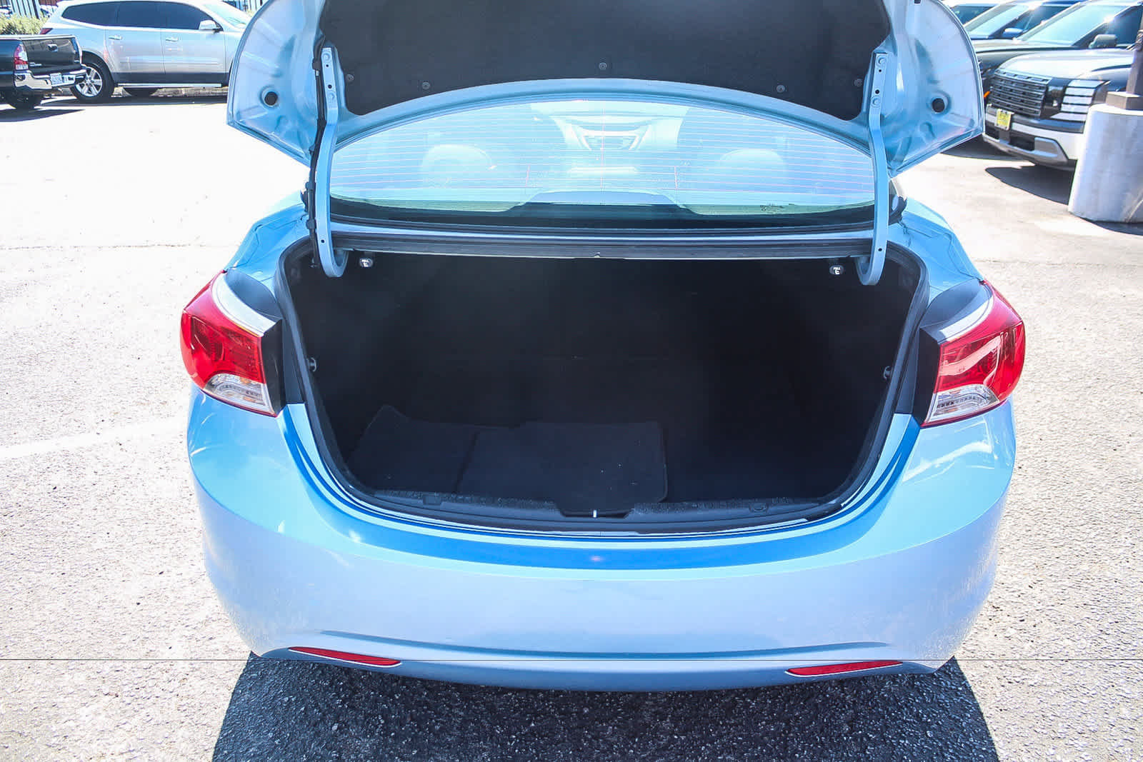 Used 2012 Hyundai Elantra GLS w/ Preferred Pkg 3 FWD image 33
