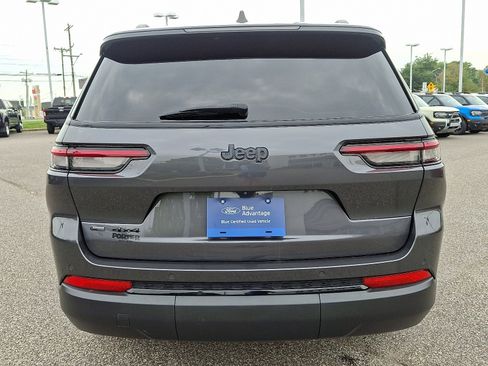 Used 2023 Jeep Grand Cherokee L Laredo image 9