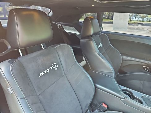 Used 2022 Dodge Challenger SRT Hellcat w/ Plus Package RWD image 11