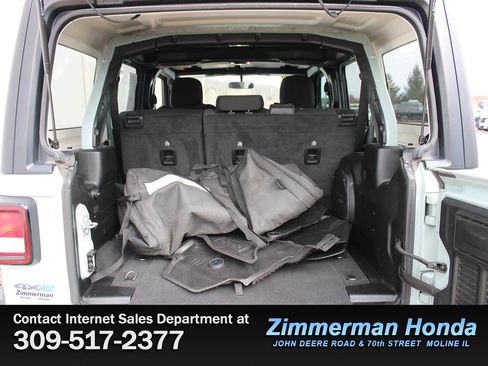 Used 2023 Jeep Wrangler Unlimited w/ Cold Weather Group image 6