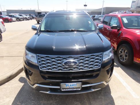 Used 2018 Ford Explorer Platinum AWD/4WD image 5