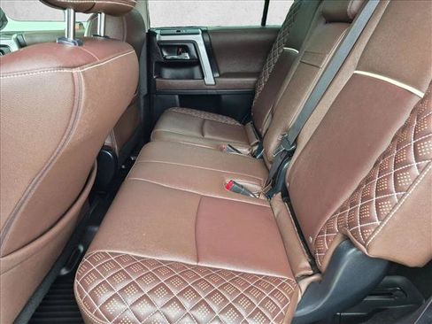 Used 2018 Toyota 4Runner SR5 AWD/4WD image 19