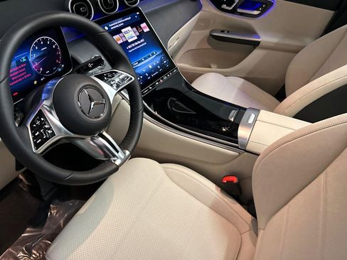 Used 2026 Mercedes-Benz GLC 300 4MATIC image 16