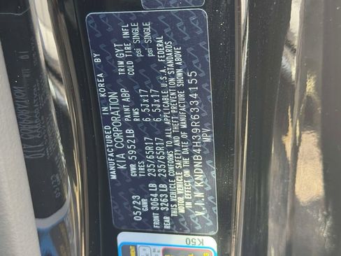 Used 2024 Kia Carnival LX image 18