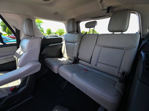 Certified 2025 Ford Expedition Active AWD/4WD image 25