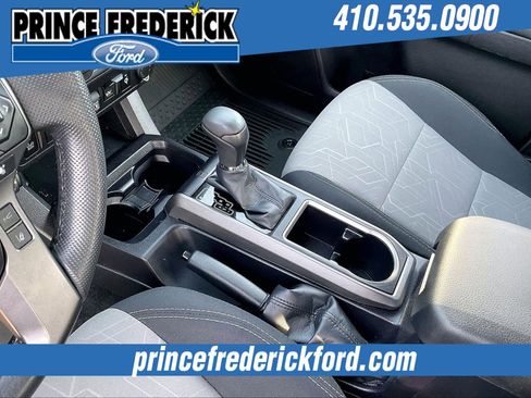 Used 2022 Toyota Tacoma TRD Sport w/ Technology Package image 17