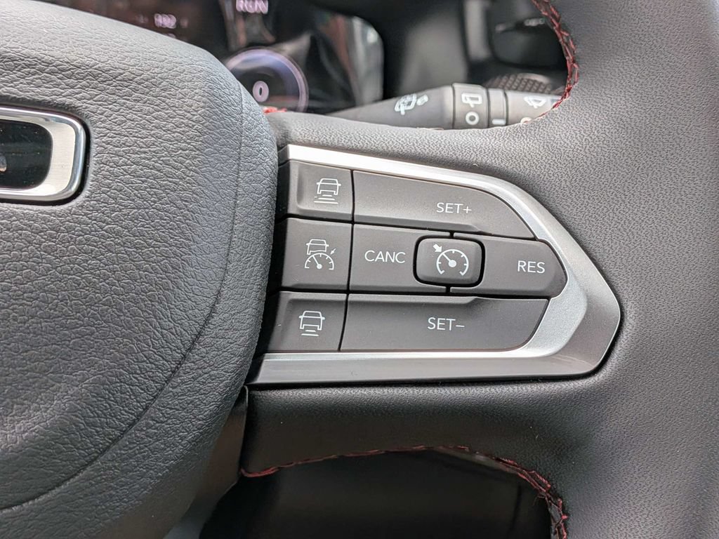 New 2026 Jeep Compass Trailhawk w/ Sun, Sound & Navigation Group AWD/4WD image 34