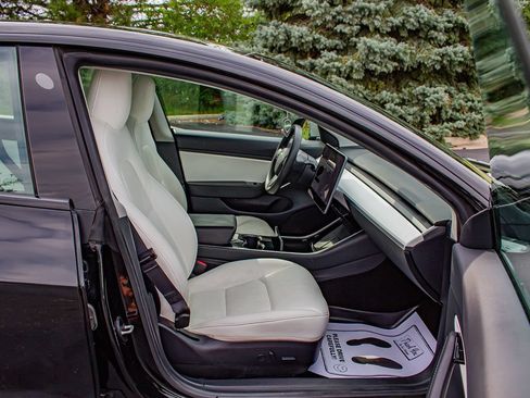 Used 2020 Tesla Model 3 Standard Range Plus RWD image 20