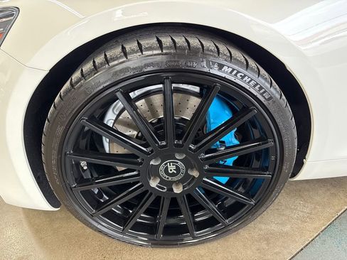 Used 2018 Mercedes-Benz AMG GT Roadster w/ Lane Tracking Package image 29