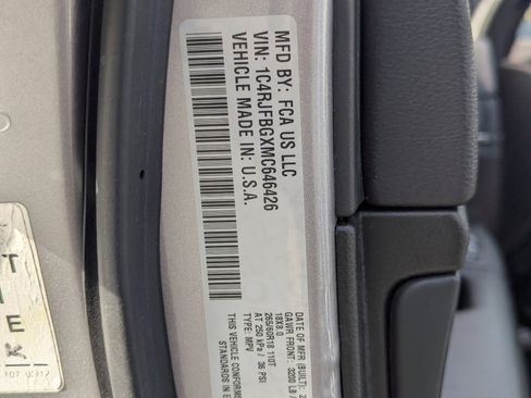 Used 2021 Jeep Grand Cherokee Limited w/ Luxury Group II image 10