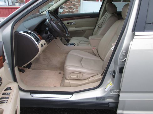 Used 2009 Cadillac SRX AWD w/ Third Row Seating Package image 3