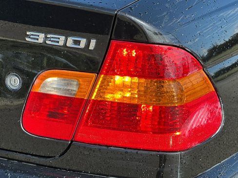 Used 2004 BMW 330i Sedan image 30