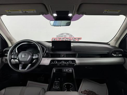 Used 2025 Honda Pilot EX-L image 11