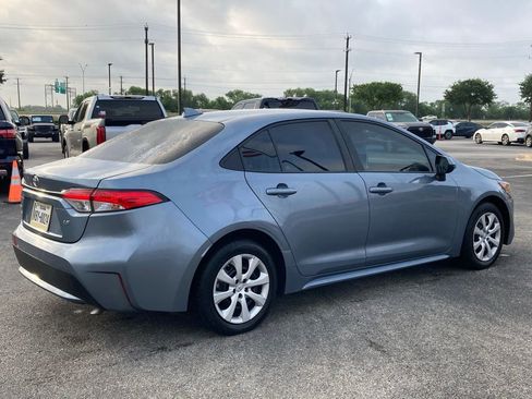 Used 2021 Toyota Corolla LE image 5