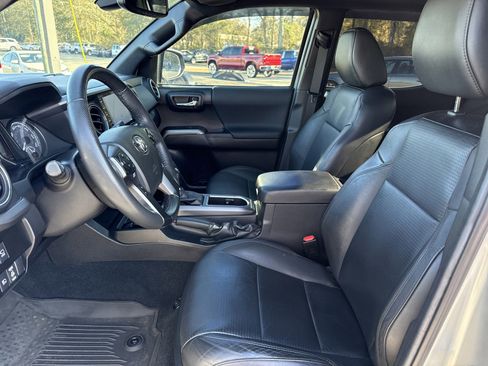 Used 2023 Toyota Tacoma TRD Sport w/ TRD Premium Sport Package image 10