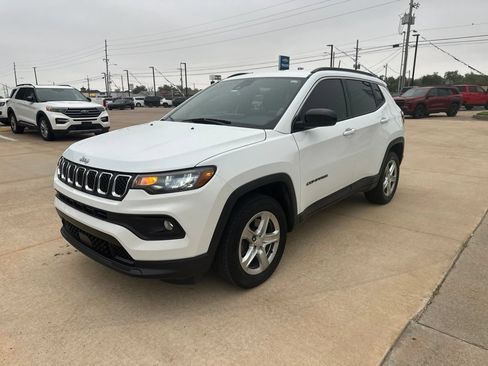 Used 2023 Jeep Compass Latitude AWD/4WD image 27
