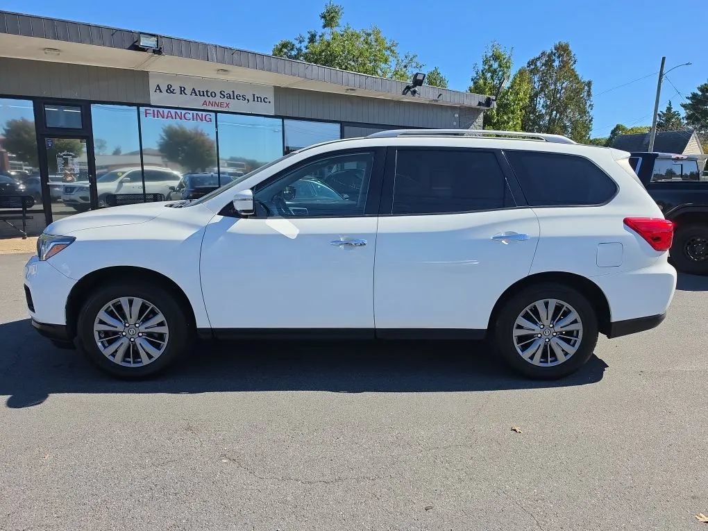 Used 2017 Nissan Pathfinder SV AWD/4WD image 4
