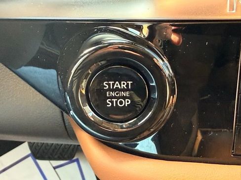 New 2026 Nissan Pathfinder Platinum image 34