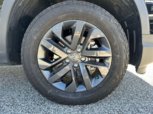 Used 2025 Honda Ridgeline Sport image 11
