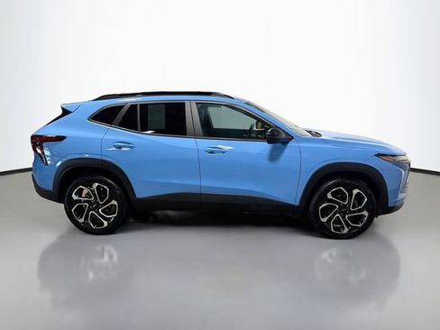 Used 2024 Chevrolet Trax RS w/ Sunroof Package FWD image 5