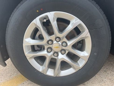 Used 2020 Chevrolet Traverse LS FWD image 10