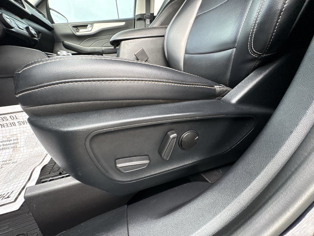 Used 2021 Ford Escape SEL FWD image 18