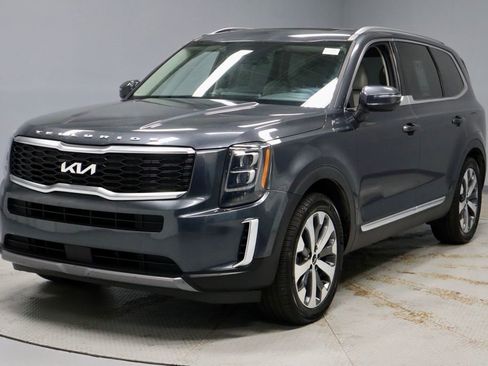 Used 2022 Kia Telluride EX w/ EX Premium Package image 8