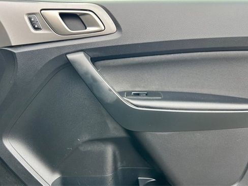 Used 2019 Ford Ranger XLT image 18