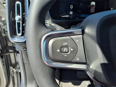Used 2023 Volvo XC40 B5 Plus w/ Protection Package Premier image 27