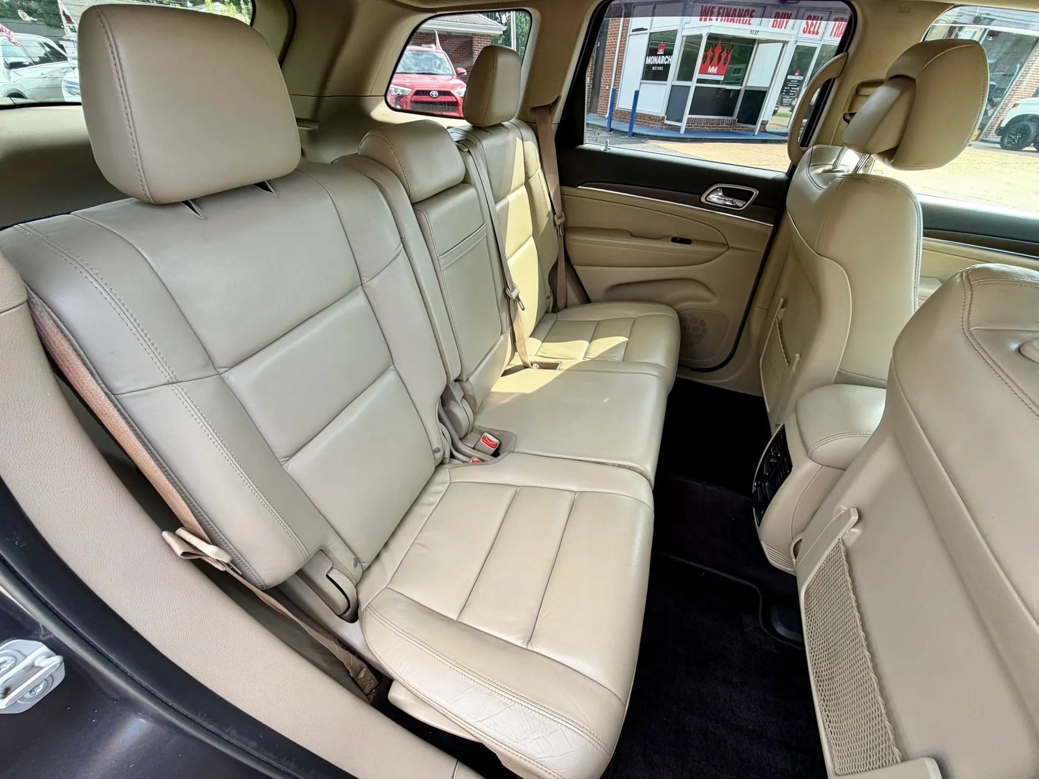 Used 2017 Jeep Grand Cherokee Limited AWD/4WD image 10
