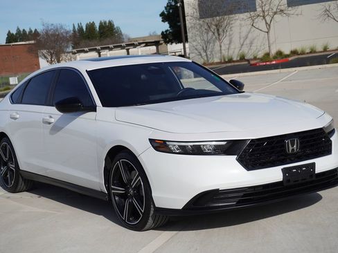 Used 2025 Honda Accord Sport image 8