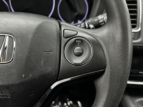 Used 2018 Honda HR-V EX image 19