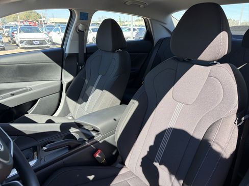 New 2026 Hyundai Elantra SE image 5