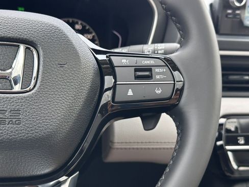 New 2025 Honda Pilot Touring image 23